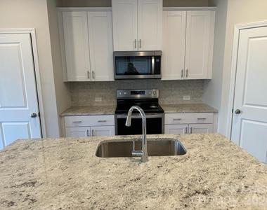5270 Brailey Circle - Photo Thumbnail 3