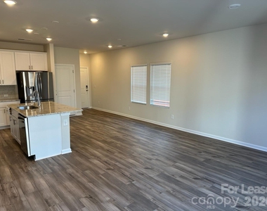 5270 Brailey Circle - Photo Thumbnail 10