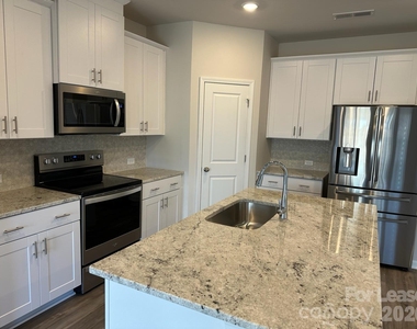 5270 Brailey Circle - Photo Thumbnail 14