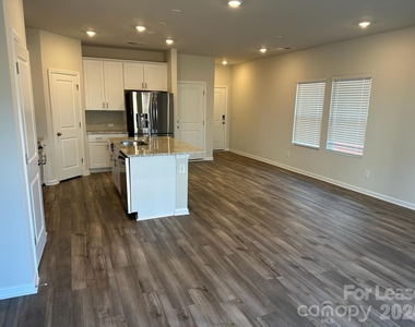 5270 Brailey Circle - Photo Thumbnail 12