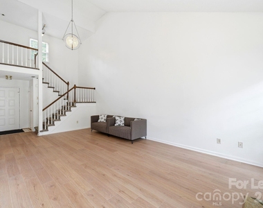 11119 Michelangelo Court - Photo Thumbnail 6