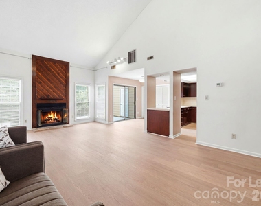11119 Michelangelo Court - Photo Thumbnail 13