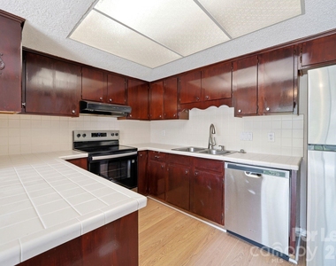 11119 Michelangelo Court - Photo Thumbnail 12