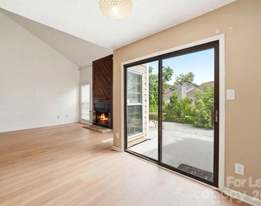 11119 Michelangelo Court - Photo Thumbnail 9