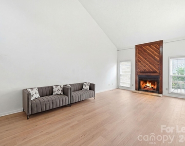 11119 Michelangelo Court - Photo Thumbnail 3