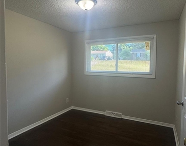 2701 Abelwood Road - Photo Thumbnail 5