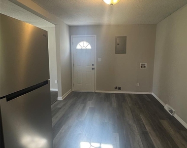 2701 Abelwood Road - Photo Thumbnail 3