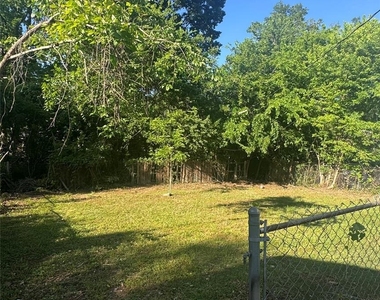 2701 Abelwood Road - Photo Thumbnail 10