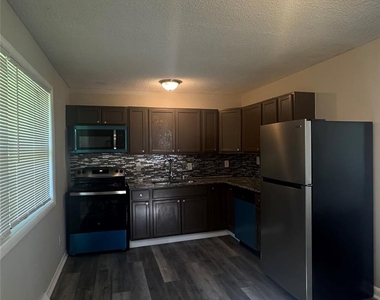2701 Abelwood Road - Photo Thumbnail 2