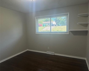 2701 Abelwood Road - Photo Thumbnail 7