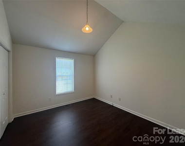 103 Kam Drive - Photo Thumbnail 14
