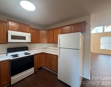 103 Kam Drive - Photo Thumbnail 7