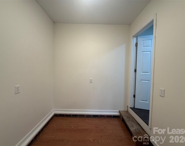 103 Kam Drive - Photo Thumbnail 11