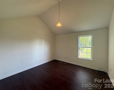 103 Kam Drive - Photo Thumbnail 18