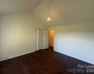 103 Kam Drive - Photo Thumbnail 17