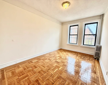 Seaman Avenue - Photo Thumbnail 1