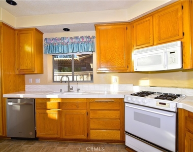 2090 Villa Del Lago - Photo Thumbnail 4