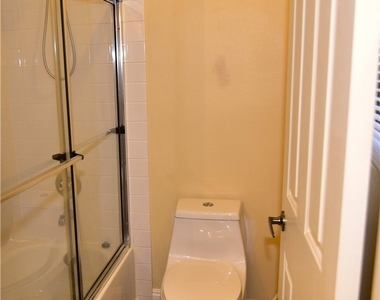 2090 Villa Del Lago - Photo Thumbnail 17