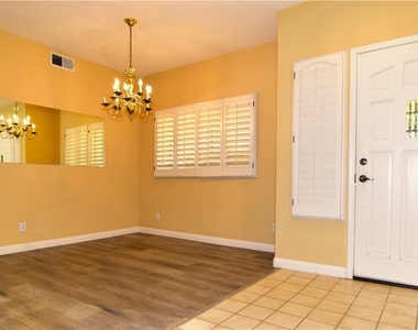 2090 Villa Del Lago - Photo Thumbnail 2