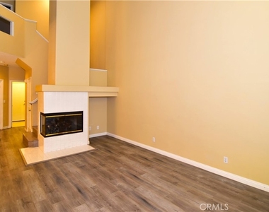 2090 Villa Del Lago - Photo Thumbnail 3
