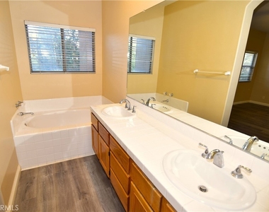 2090 Villa Del Lago - Photo Thumbnail 12
