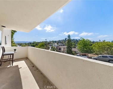 806 E 4th - Photo Thumbnail 12