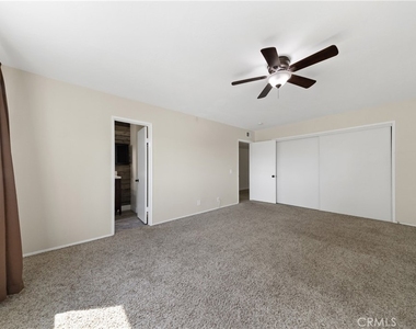 806 E 4th - Photo Thumbnail 14