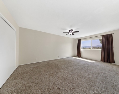 806 E 4th - Photo Thumbnail 13
