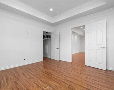 766 N Alexandria - Photo Thumbnail 14