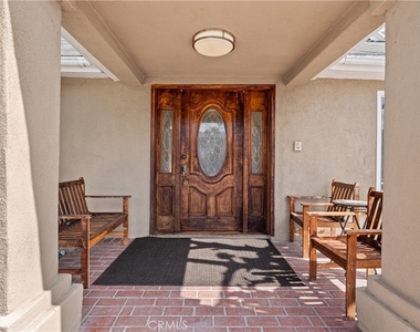 766 N Alexandria - Photo Thumbnail 7