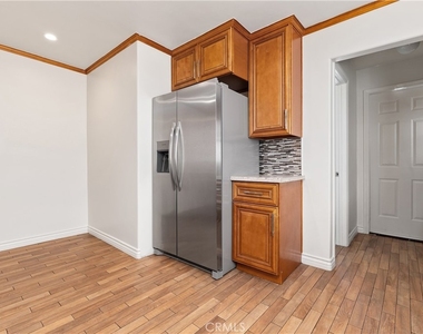 766 N Alexandria - Photo Thumbnail 25