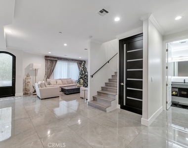 11145 Sunshine Terrace - Photo Thumbnail 17