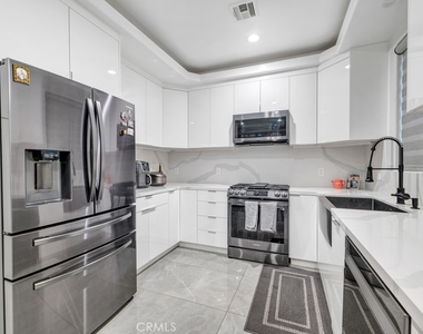 11145 Sunshine Terrace - Photo Thumbnail 11