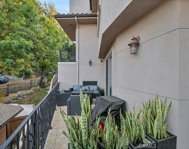 11145 Sunshine Terrace - Photo Thumbnail 5