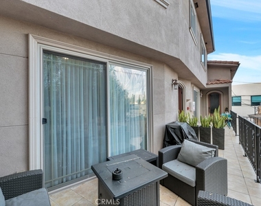 11145 Sunshine Terrace - Photo Thumbnail 7
