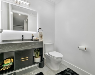 11145 Sunshine Terrace - Photo Thumbnail 12