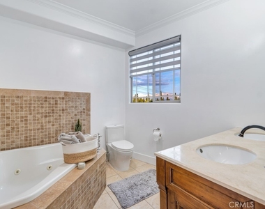 11145 Sunshine Terrace - Photo Thumbnail 23