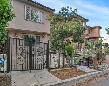 11145 Sunshine Terrace - Photo Thumbnail 3