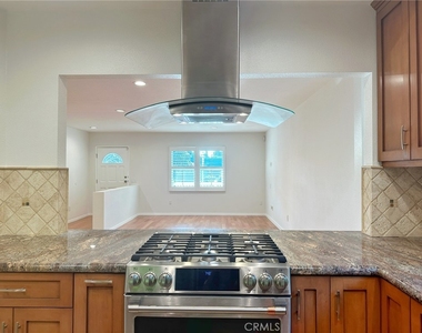 5857 Balcom Avenue - Photo Thumbnail 6