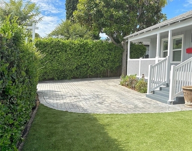 5857 Balcom Avenue - Photo Thumbnail 25