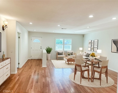 5857 Balcom Avenue - Photo Thumbnail 12