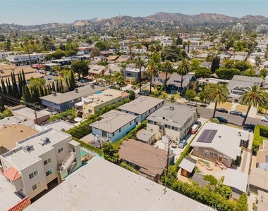 4418 1/2 Kingswell Avenue - Photo Thumbnail 39