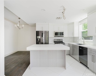 4418 1/2 Kingswell Avenue - Photo Thumbnail 11