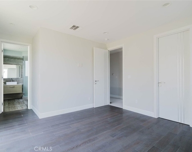 4418 1/2 Kingswell Avenue - Photo Thumbnail 20