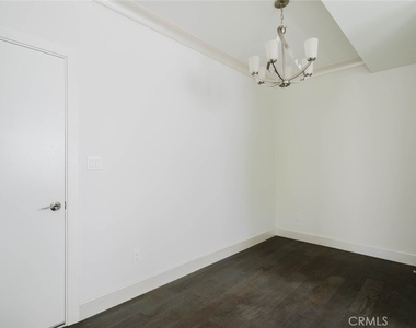 4418 1/2 Kingswell Avenue - Photo Thumbnail 10