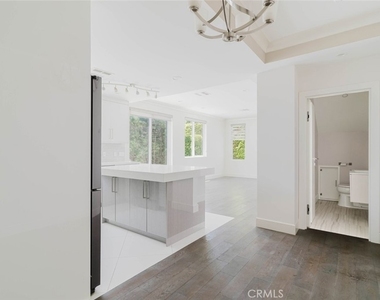 4418 1/2 Kingswell Avenue - Photo Thumbnail 9
