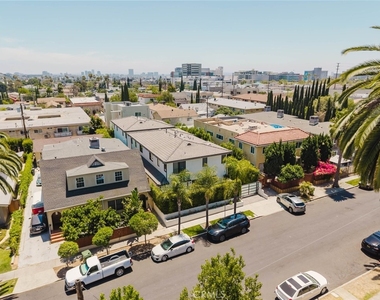4418 1/2 Kingswell Avenue - Photo Thumbnail 36
