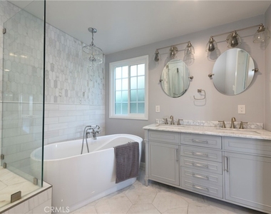 3633 Willowcrest Avenue - Photo Thumbnail 19