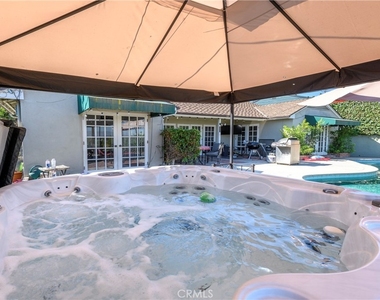 3633 Willowcrest Avenue - Photo Thumbnail 25