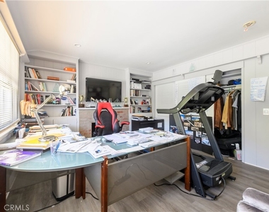 3633 Willowcrest Avenue - Photo Thumbnail 14